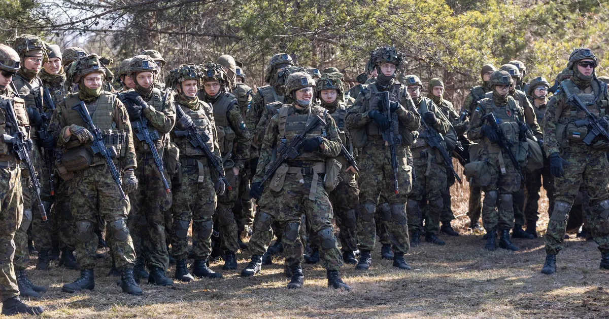 Kaitsevägi rajab Narva linna baasi