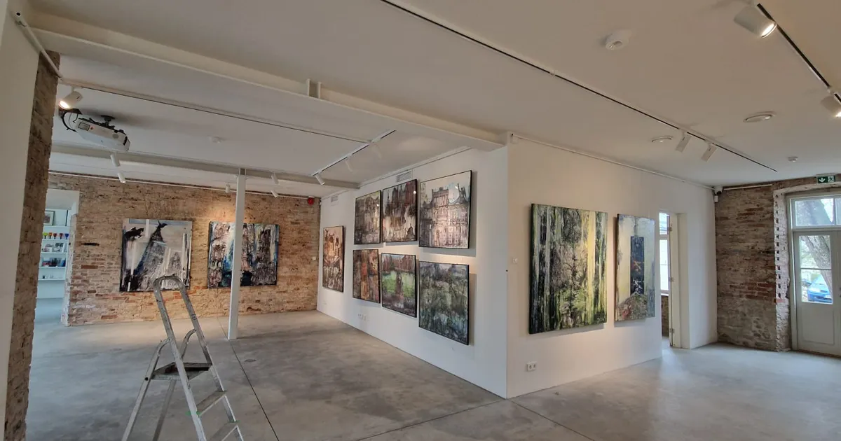 Unenäolised reisid Mari Roosvaltiga: kunstinäitus, mida ei tohi maha magada