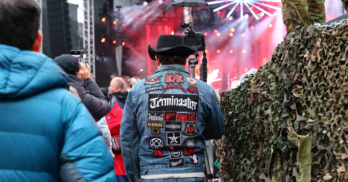 GALERII ⟩ Vabaduse väljakul rokitakse veteranide auks