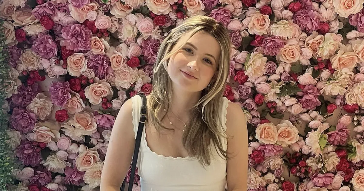 Suri 21-aastane sotsiaalmeediastaar, kes jagas avameelselt oma vähivõitluse teekonda