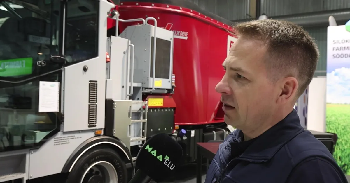 VIDEO ⟩ Iseliikuv söödamikser säästab aega ning suurendab loomade heaolu