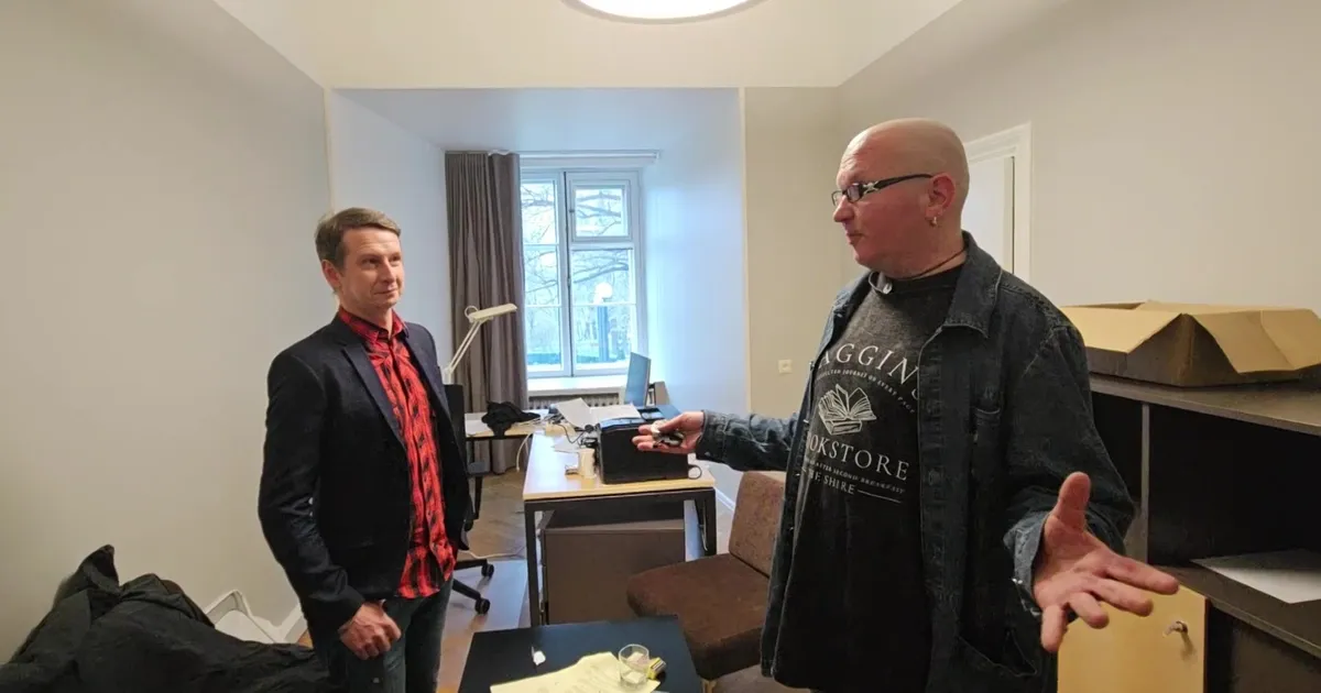 ELU25 ⟩ Juku-Kalle Raid: VIDEO! Sigatüüka lossi ekskursioon 2. Riigikogu esimehe kuldne tuba, tavaliikme tavaline tuba ja fanfaarirõdu