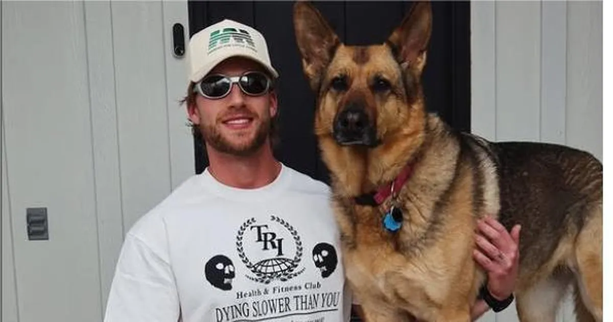 VIDEO ⟩ Ameerika maratonijooksja äratab oma riietusega suurt tähelepanu