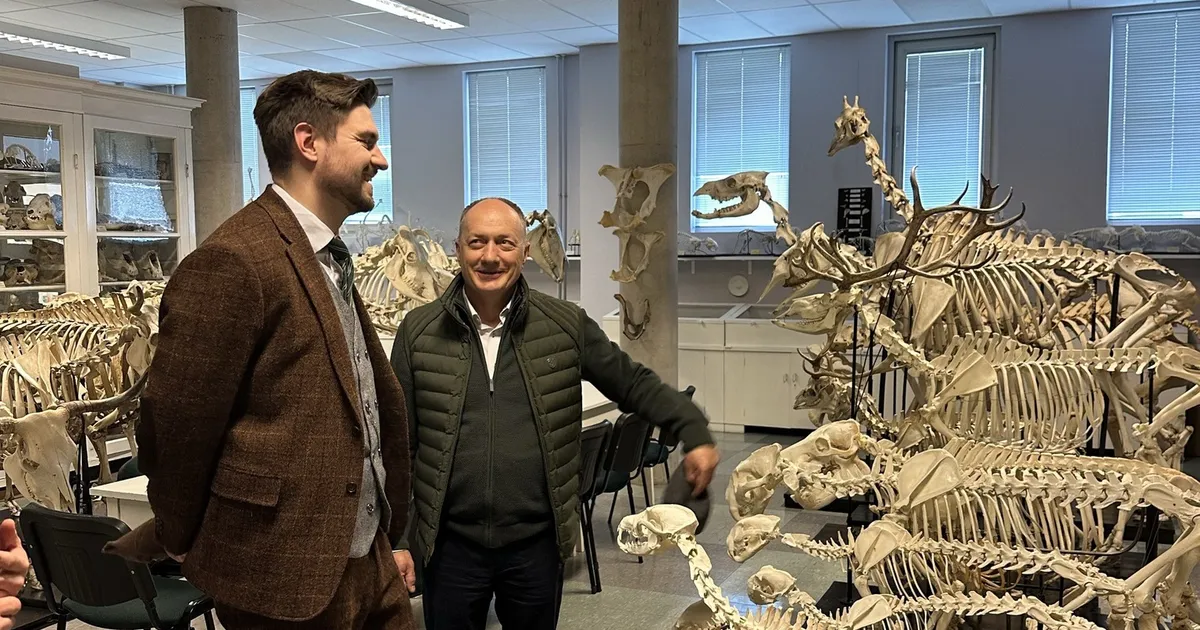 Minister Terras seisis silmitsi skelettidega