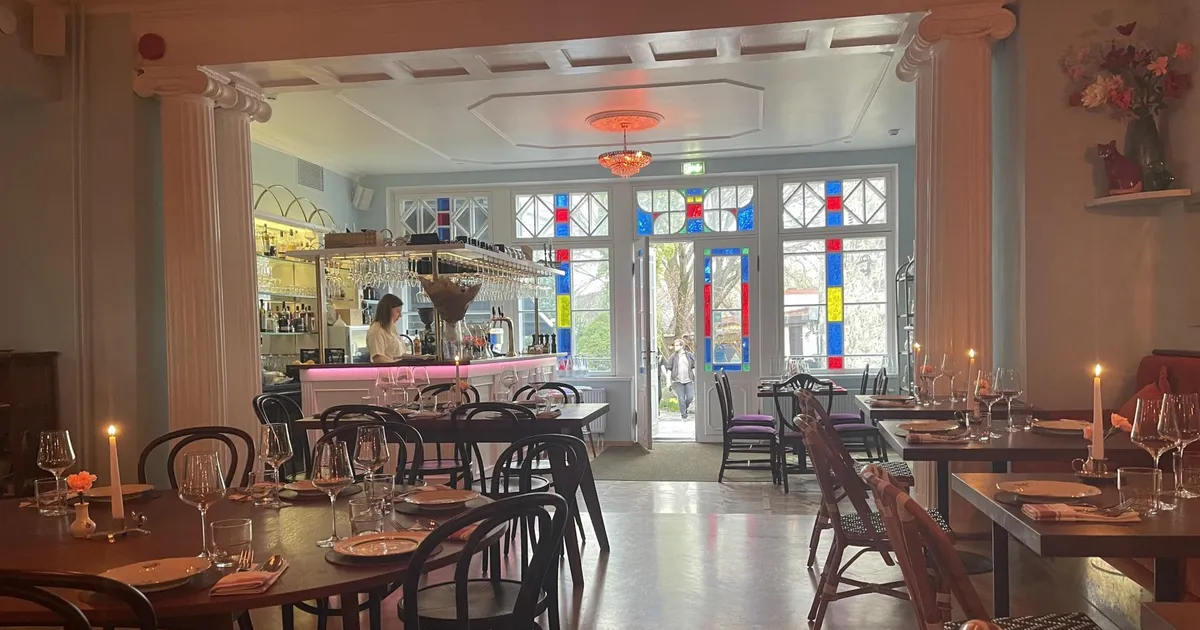 NÄDALA RESTORAN ⟩ Linnamüüri salaõues kohtuvad Eesti restoraniilma kaardivägi ja hõrk toiduseiklus