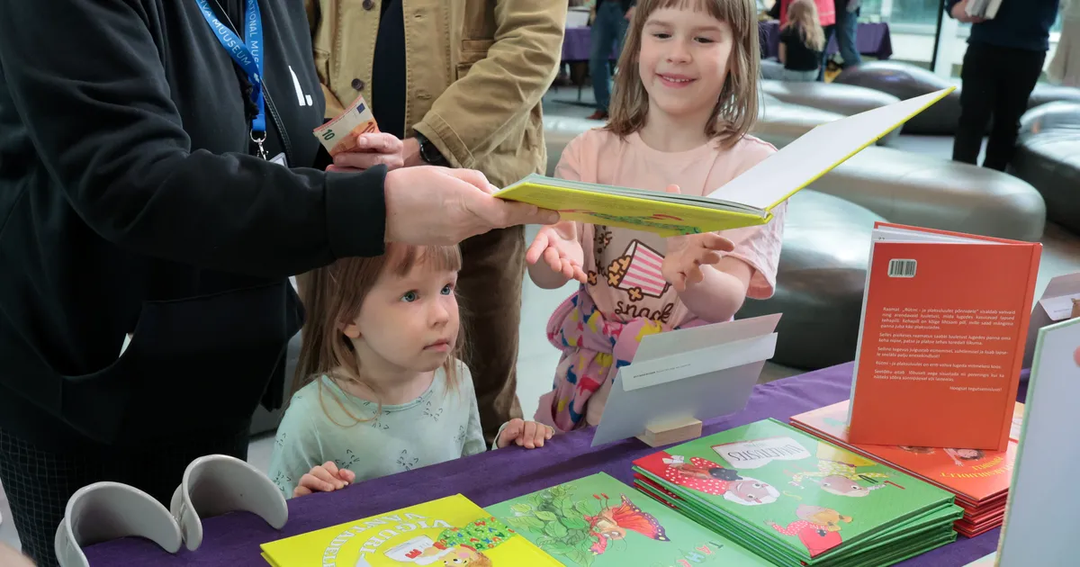 GALERII ⟩ Üle saja autori tutvustas täna ERMis oma teoseid