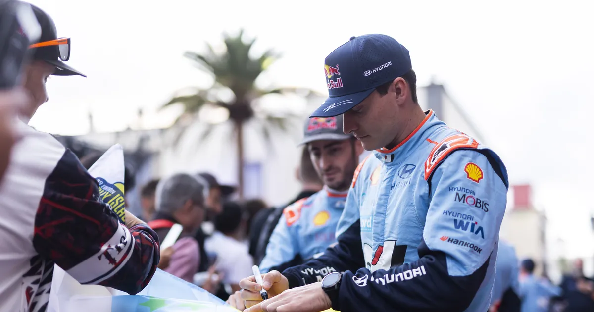 Ainsana Hyundaid ohjav Fourmaux hoidis Tänakust ja Neuville'ist eemale: nad olid päris vihased