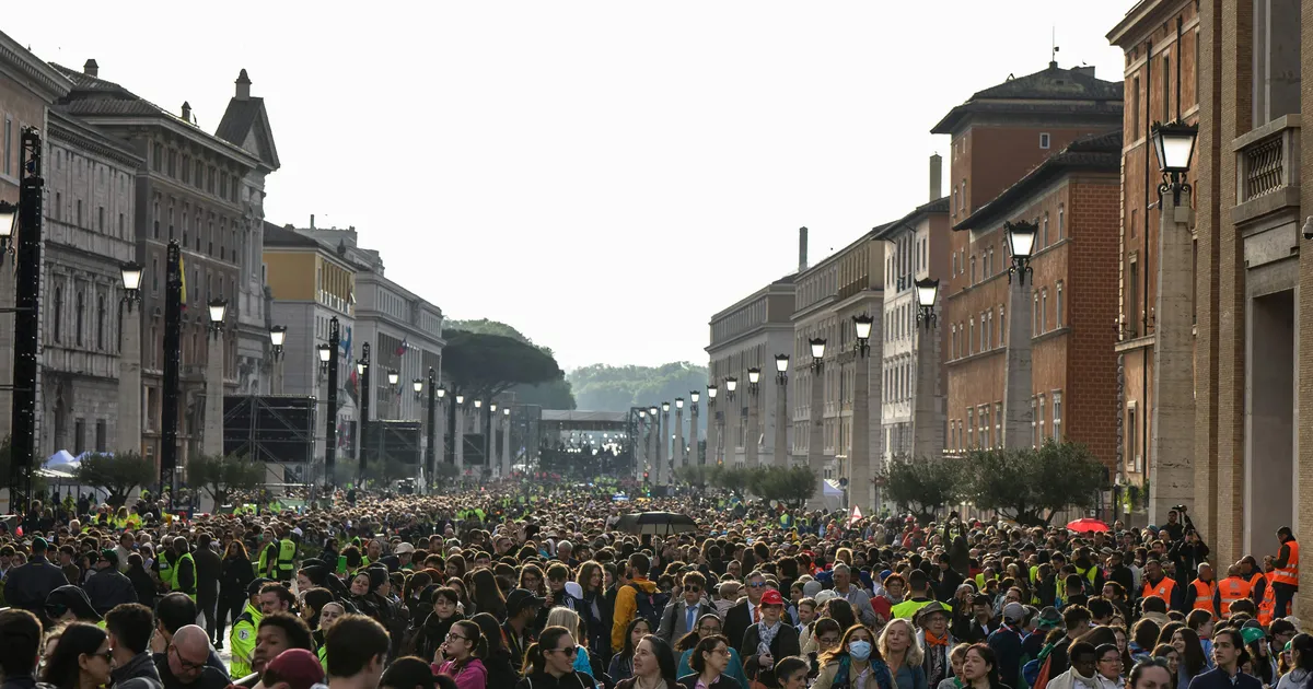 OTSEÜLEKANNE ⟩ Paavsti matused Vatikanis