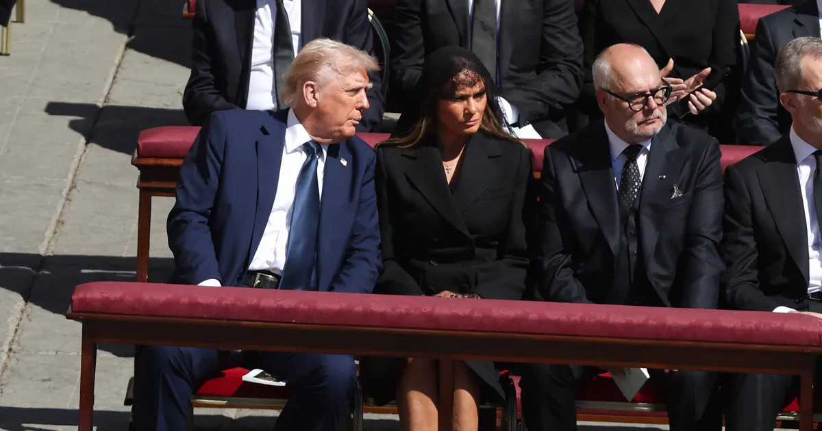 FOTOD ⟩ Melania Trump võttis sünnipäeva vastu paavsti matusetseremoonial, tema kõrval ka Eesti riigipea