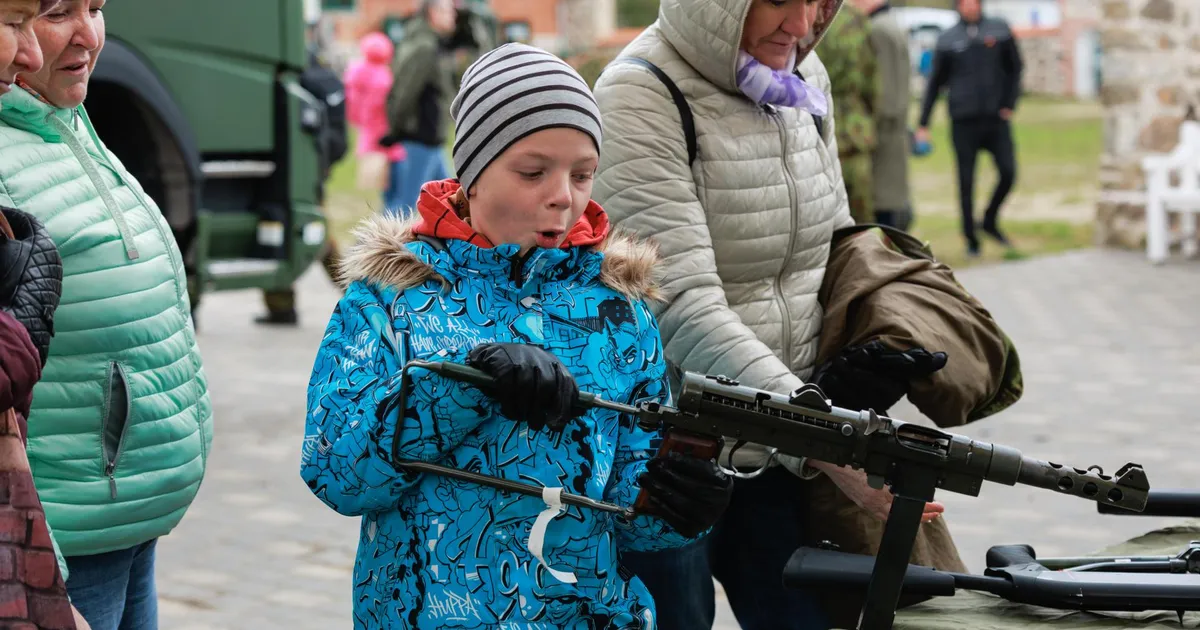 Galerii ⟩ Vapsikas tõi lahinguteeninduspataljoni Tori alevikku