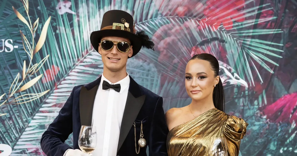 VIDEO ⟩ Pulmapäev või muusikavideo? AG ja Beatrice õrritavad fänne salapärase kuupäevaga