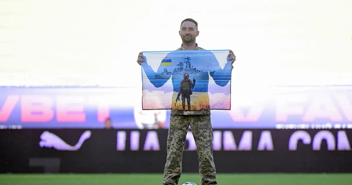 VIDEO ⟩ Ukraina tippmäng juhatati sisse Vene sõjalaeva «toreda» saatuse meenutamisega