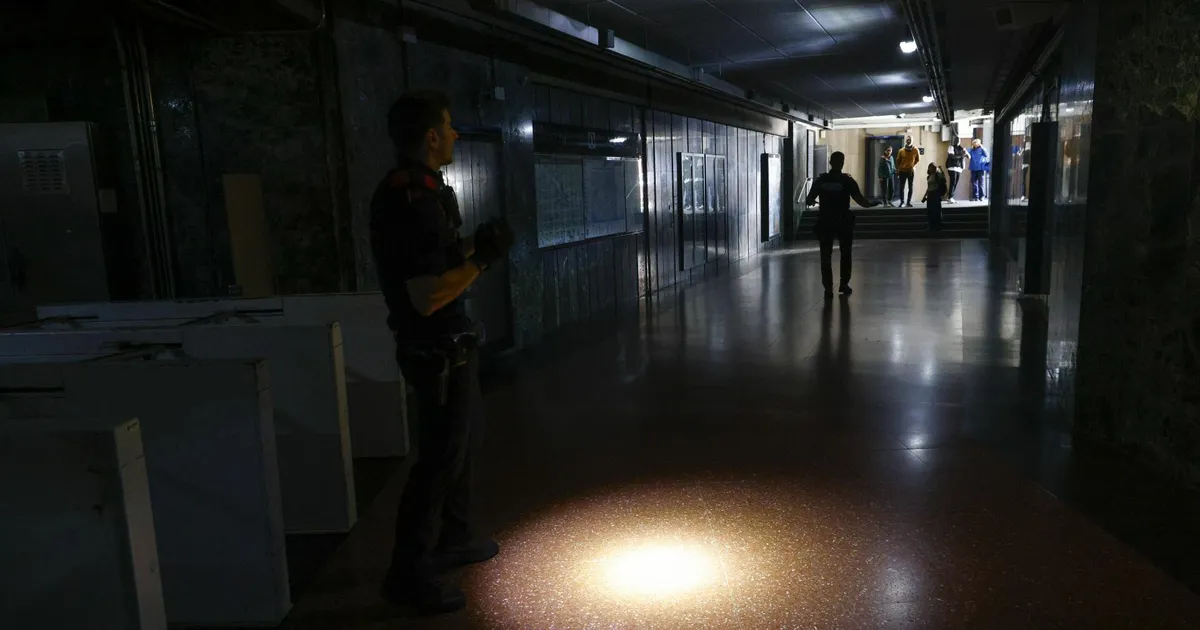 MART RAUDSAAR ⟩ Miks ei saa välistada Ibeeria poolsaare elektrikatkestuses sabotaaži?