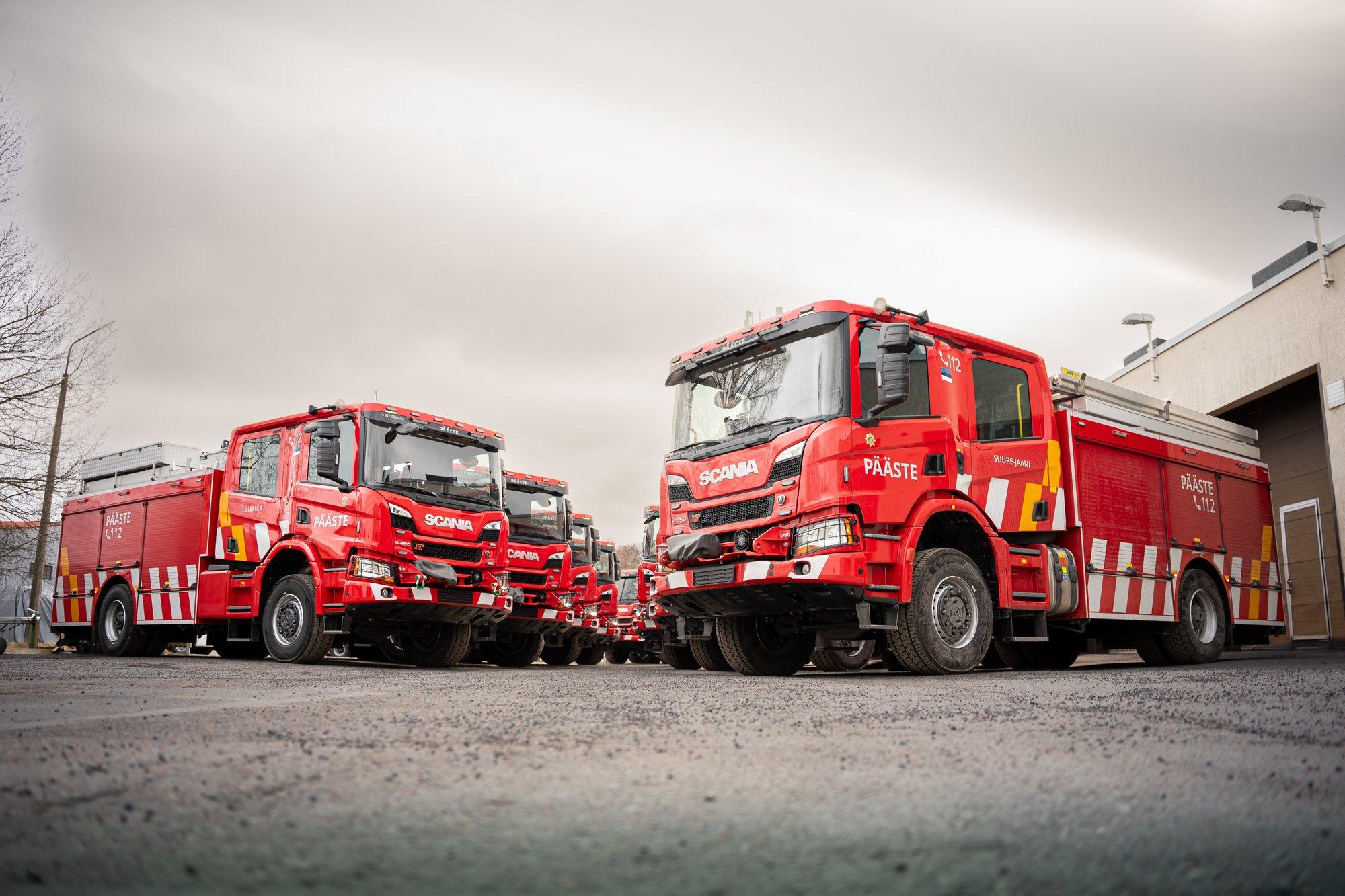 FOTOD | Päästekomandodesse jõuavad uued päästeautod