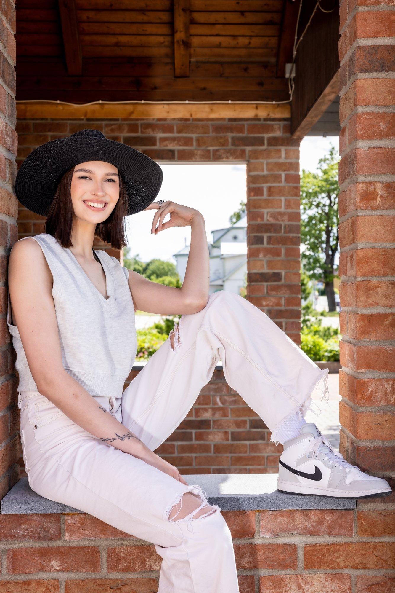 VÕRDLE | Tõmbas pilke! Modell ja laulja Maribel Vääna üllatas värskenduse läbinud välimusega