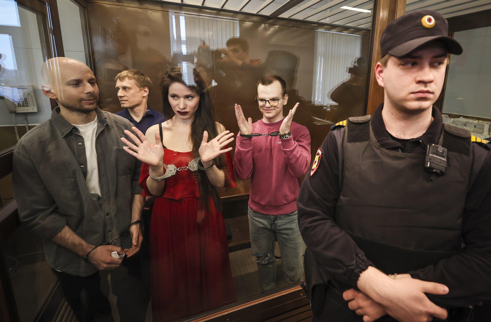 Moskva kohus mõistis neli ajakirjanikku Navalnõi fondiga seotuse eest 5,5 aastaks kolooniasse