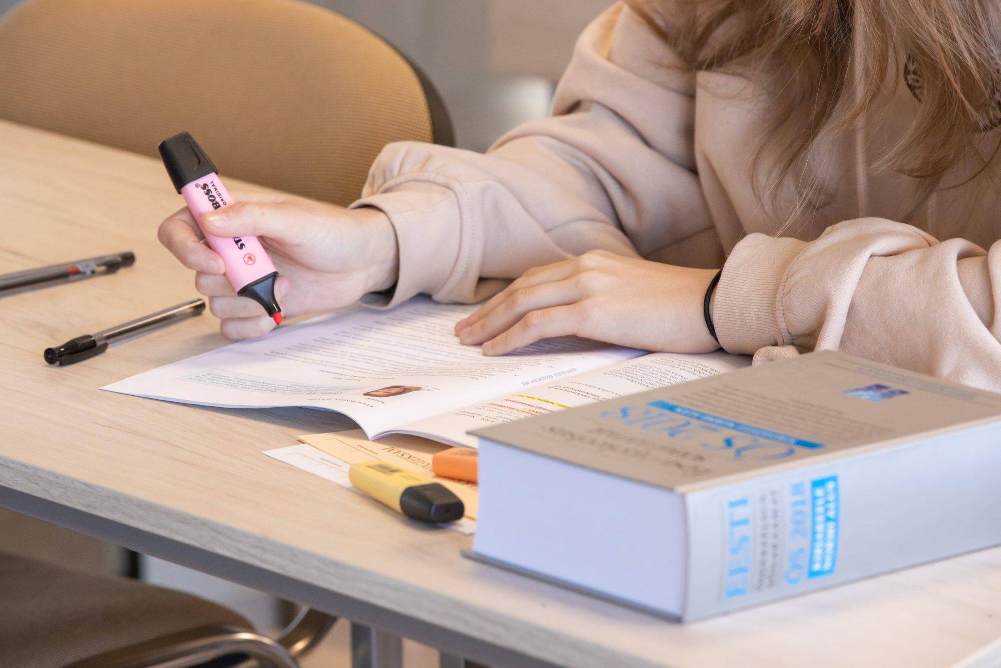 KÜSITLUS | Kas põhikooli lõpueksamist võiks 0 punktiga läbi saada?