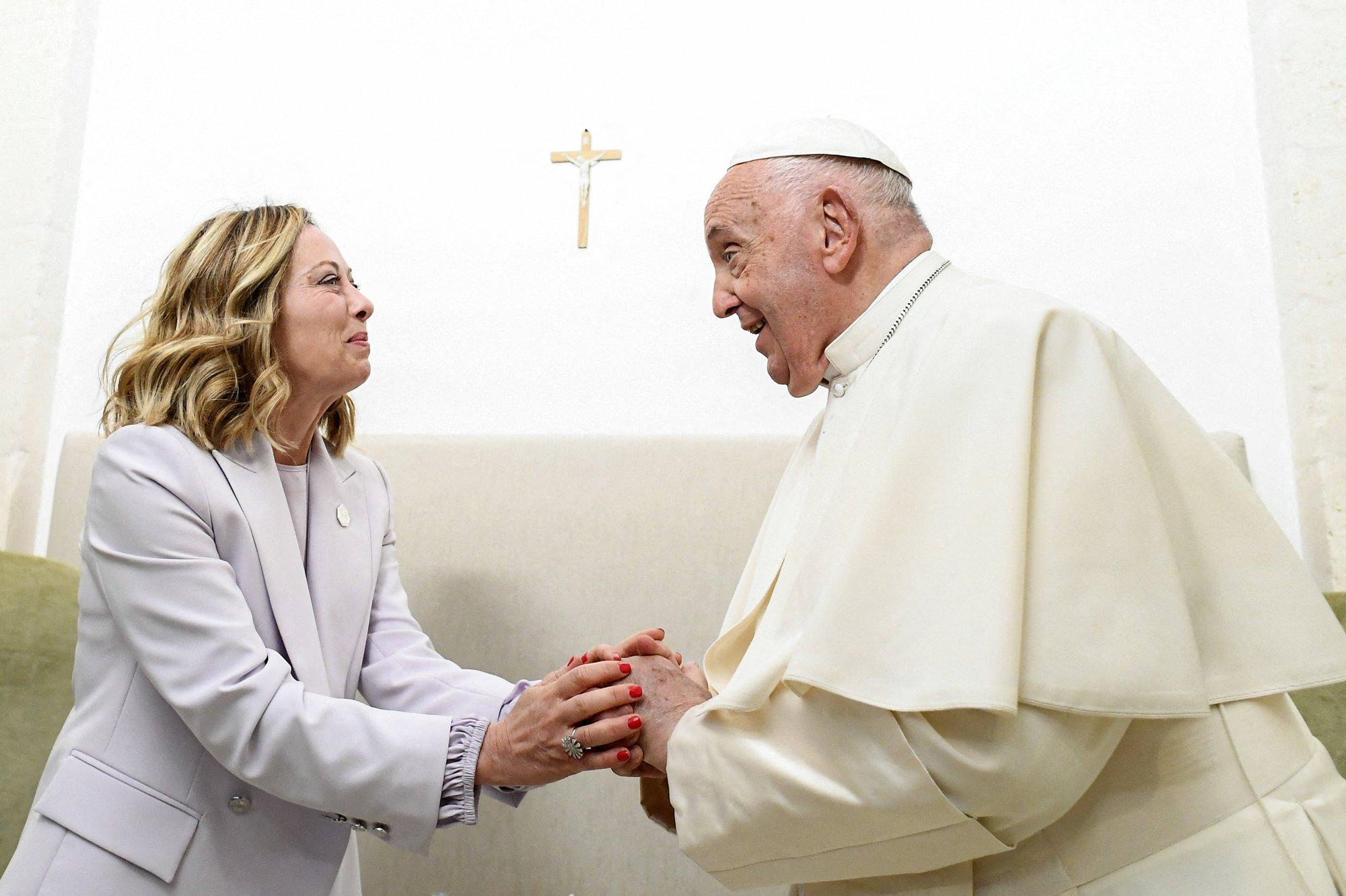 EUROOPA HÄÄL | Juba kahe päeva pärast on Rooma taas maailma keskpunkt – kuidas Giorgia Meloni ja surnud paavst seda suudavad?