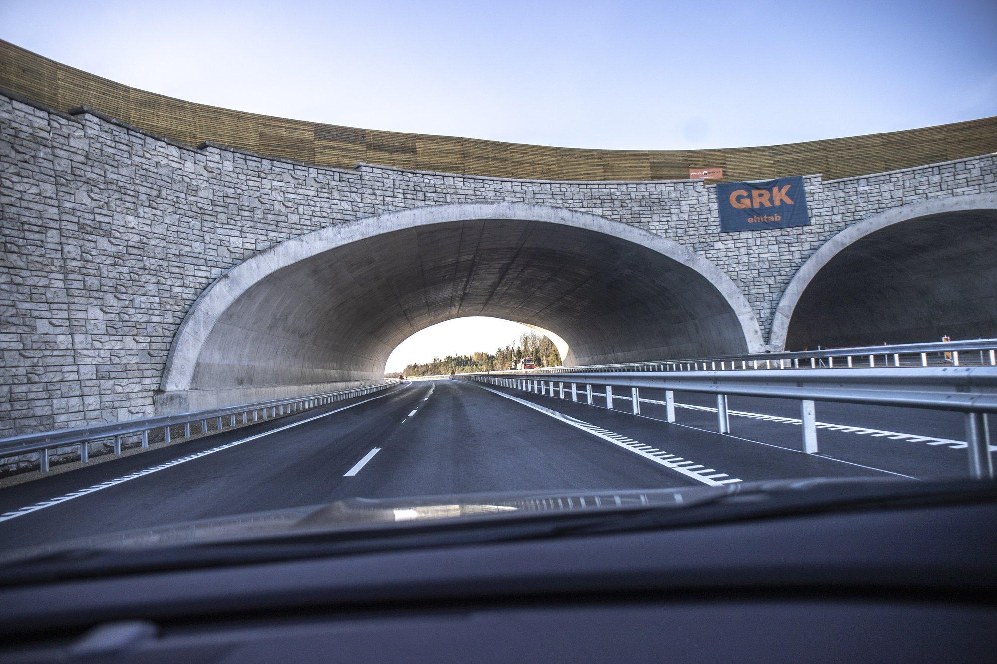 JUHTKIRI | Politsei peab süütute kodanike autonumbrite masspildistamise lõpetama