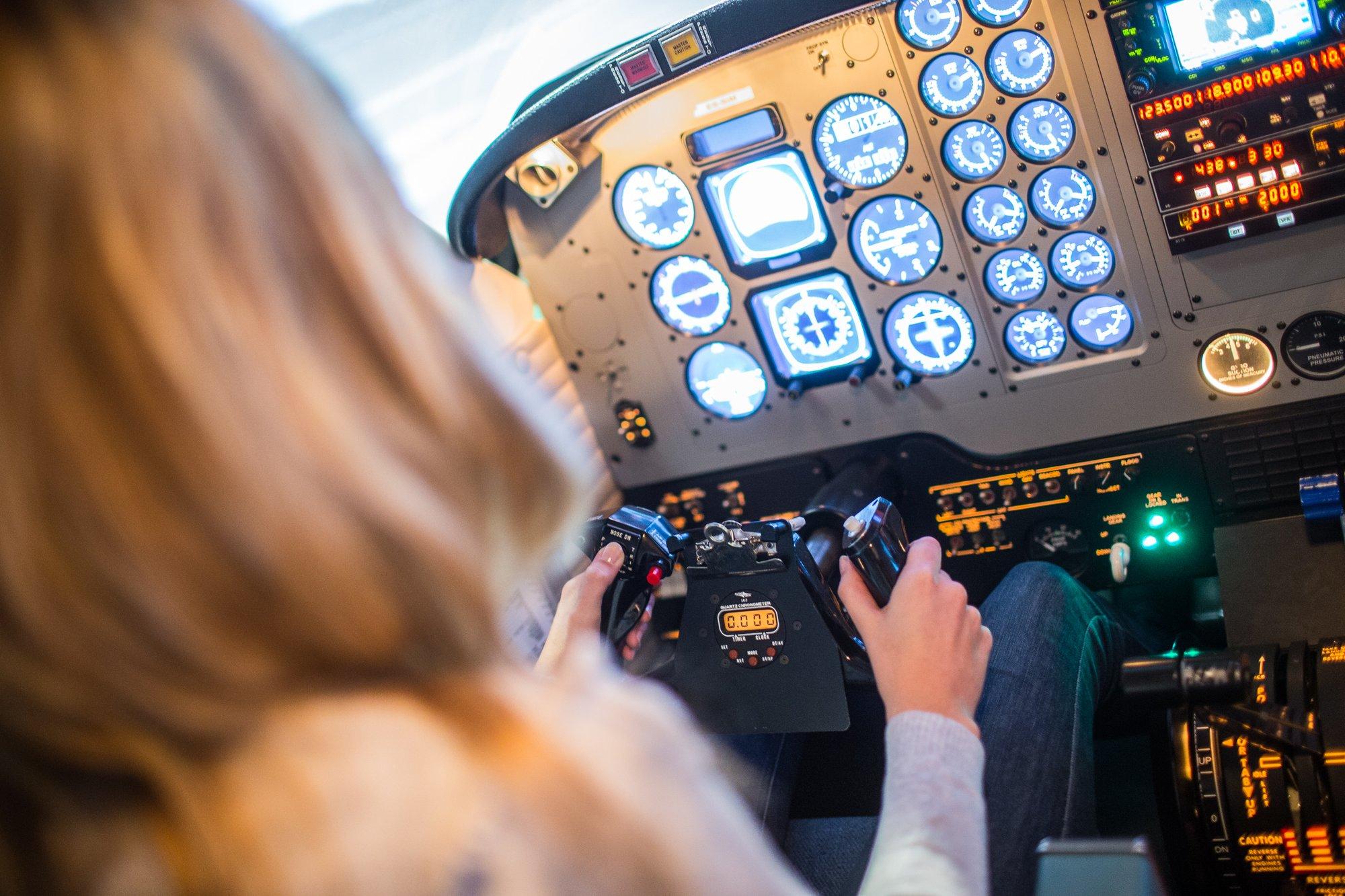 Mured lennuakadeemias: lennujuhte toodetakse üle, õppurid ei pääse lendu ja hanked ebaõnnestuvad