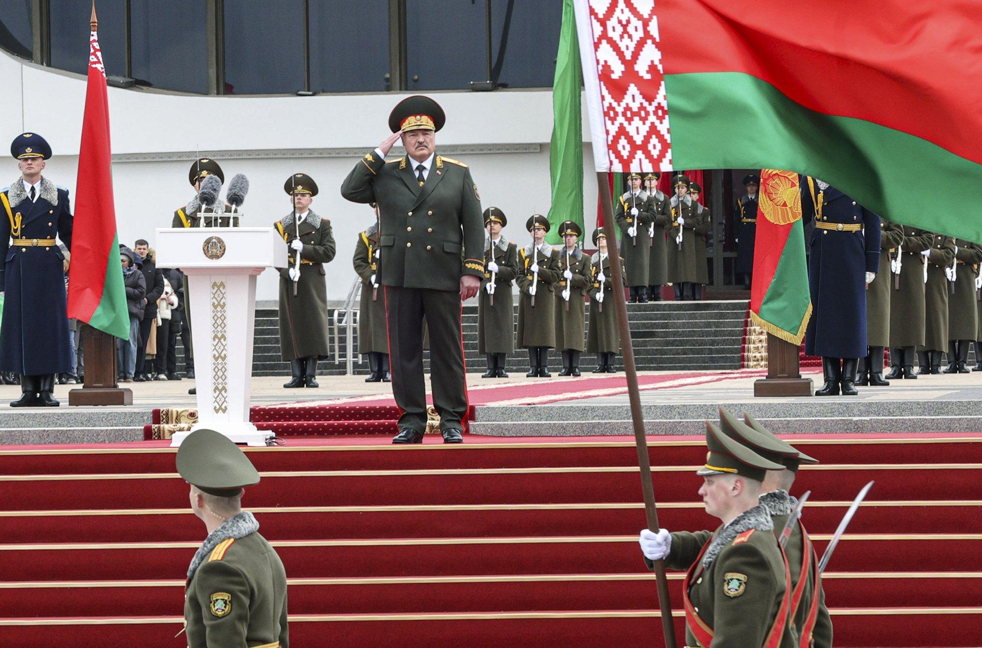 Lukašenka käskis teha riiklikku ideoloogiatööd ka eraettevõtete töötajatega