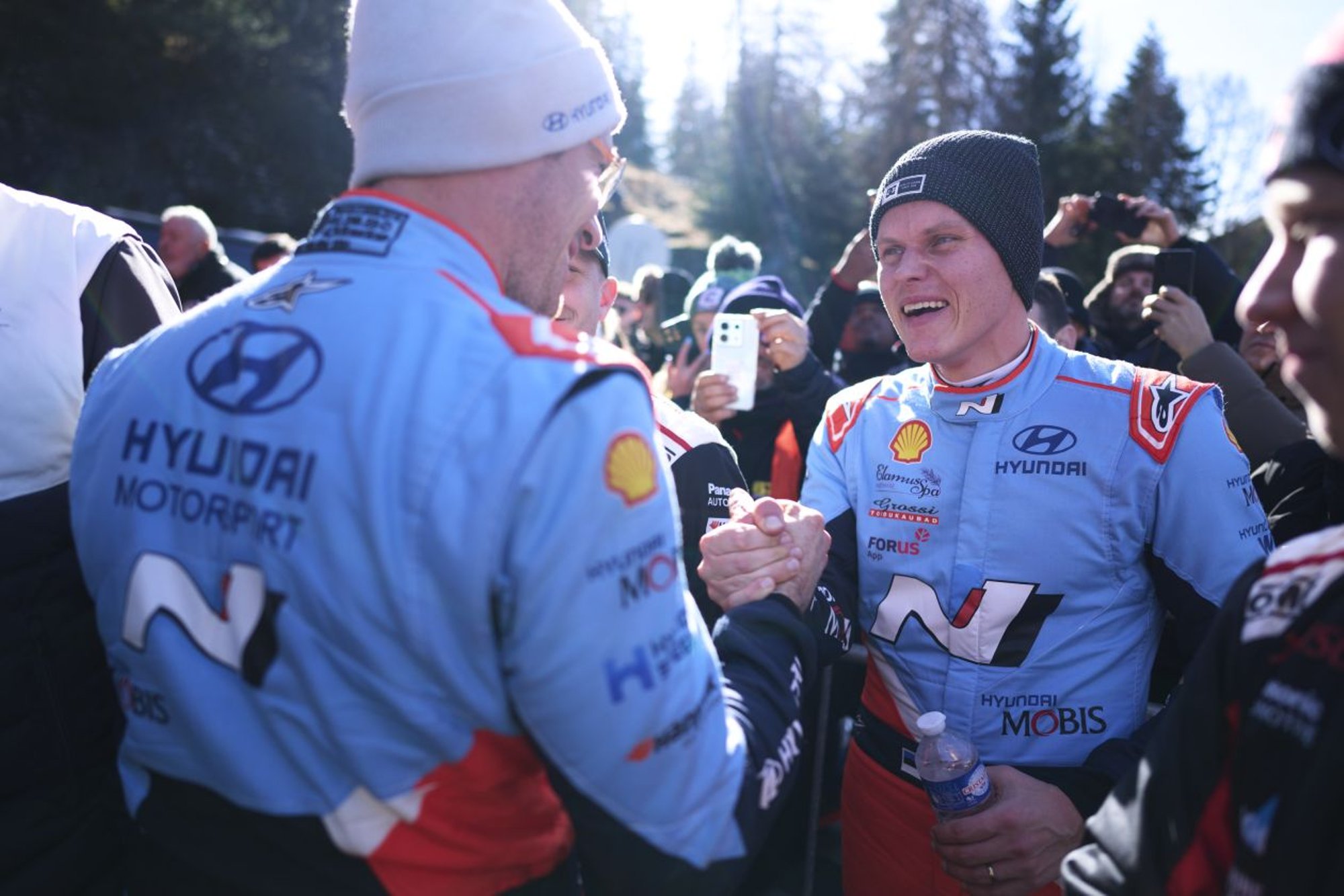 OTSEBLOGI | Kanaaride ralli: Tänak jättis rehvi lõhkunud Neuville’i selja taha