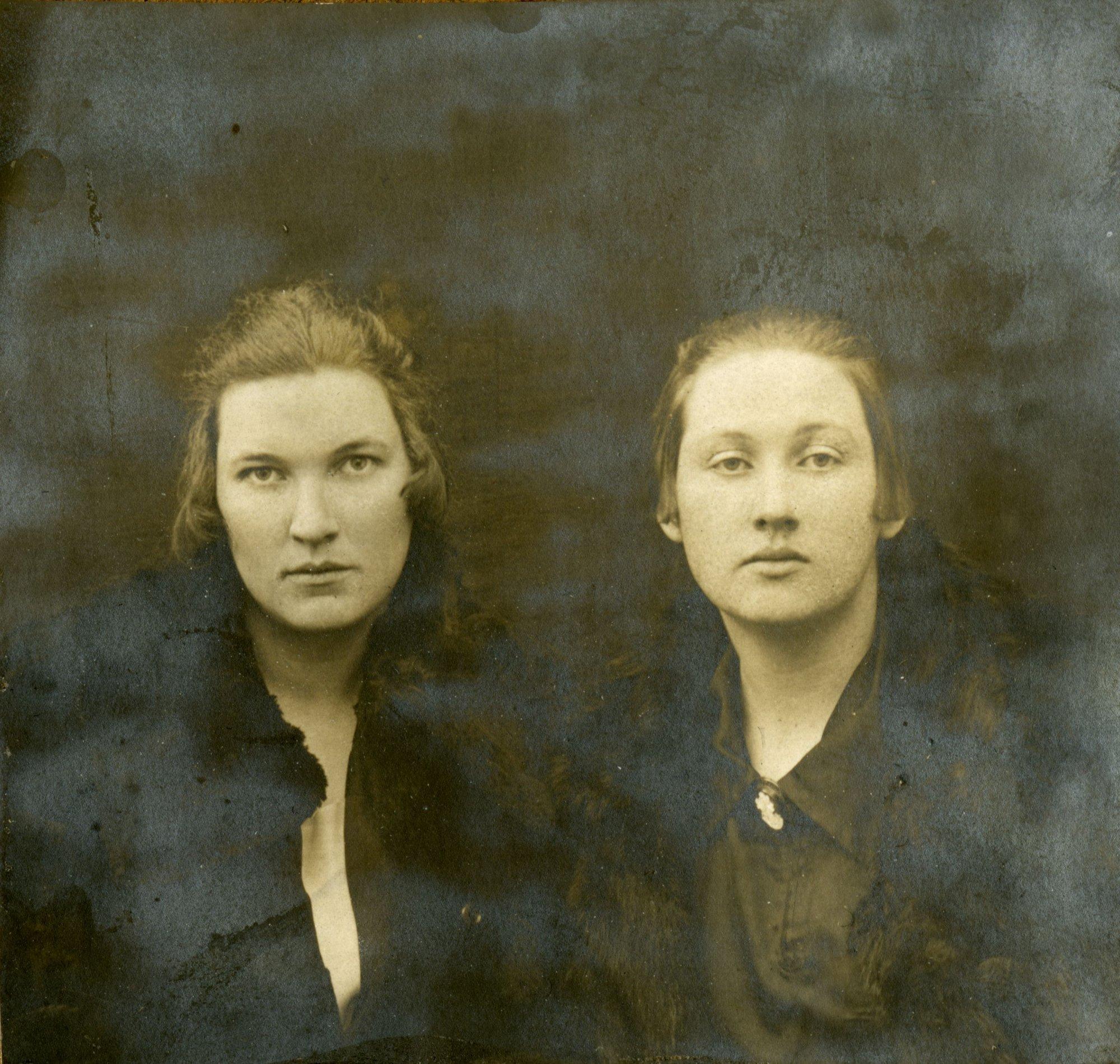 Kolm sõsarat, kellest sai olude kiuste Eesti esimene naiskunstnike rühmitus