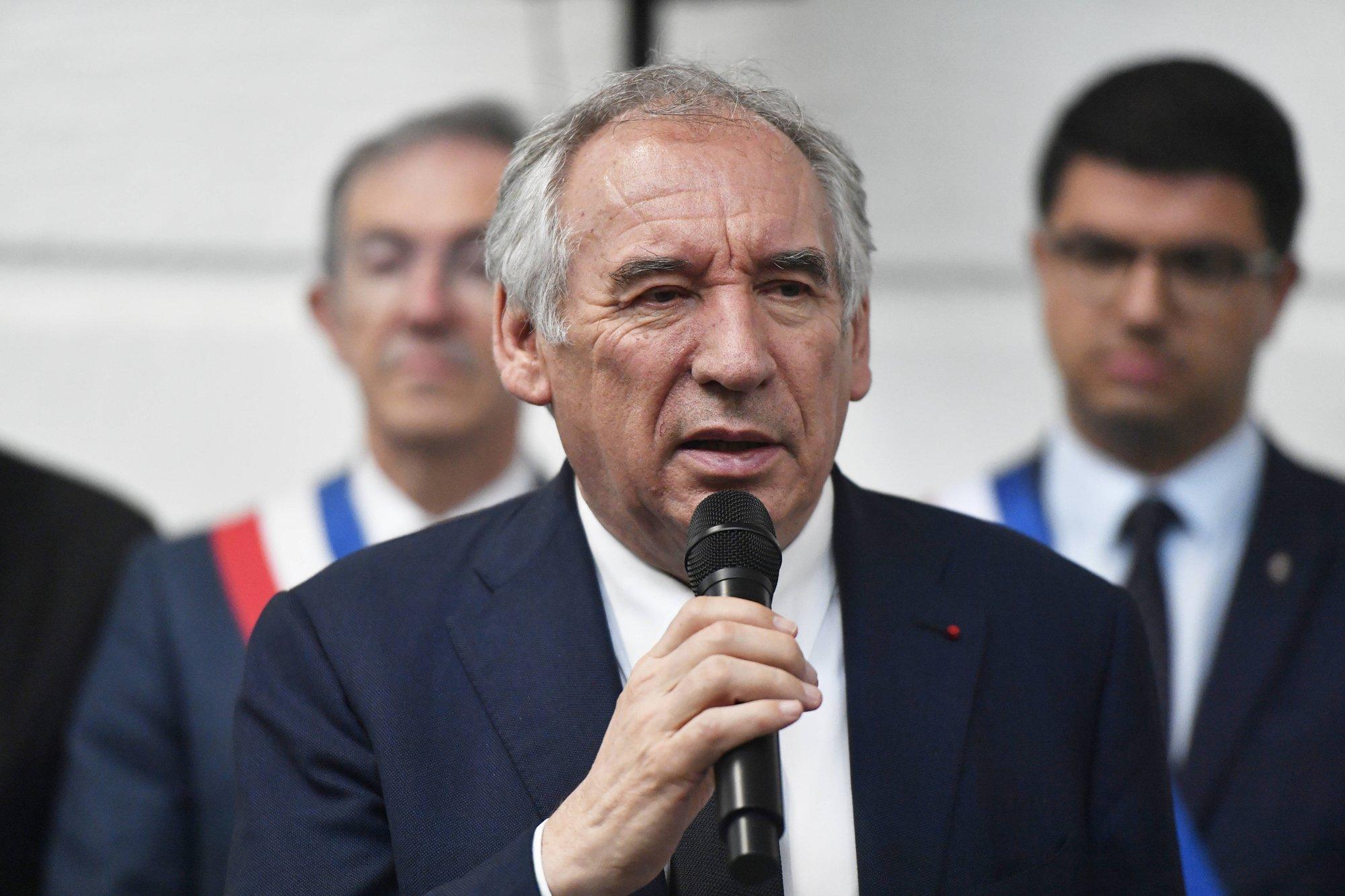 Prantsusmaa peaministri tütar teatas, et sai skandaalses katoliiklikus koolis lapsena peksa