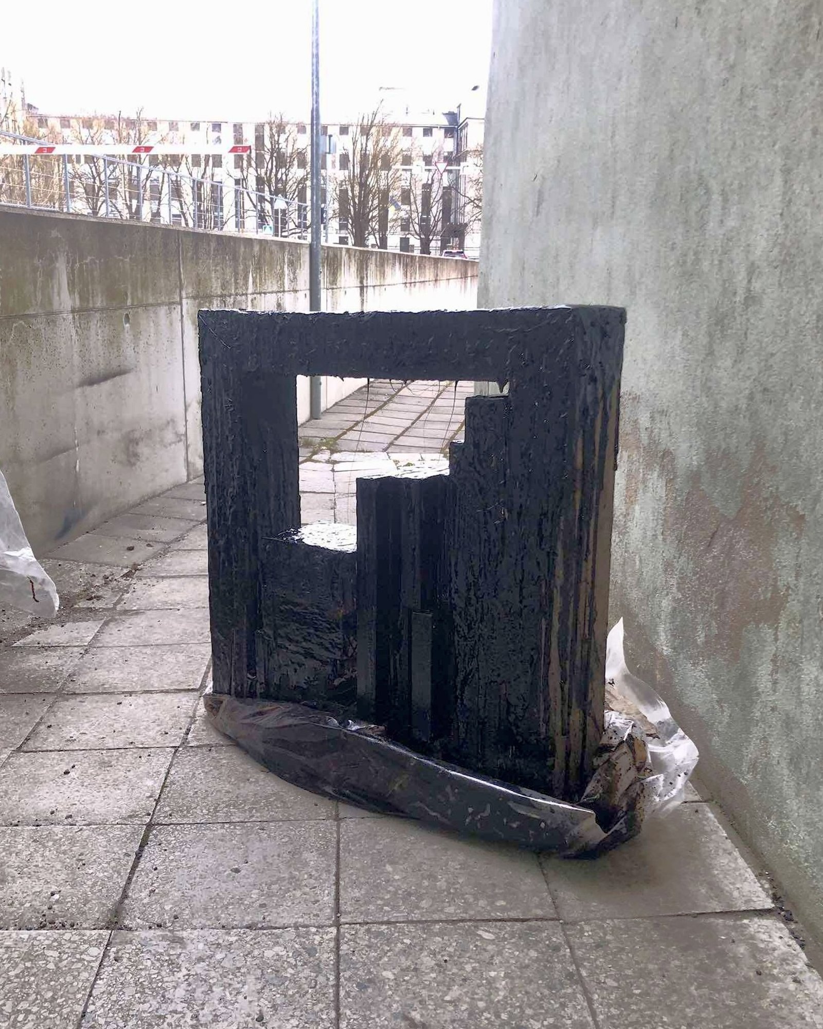 Lasnamäe Paviljoni sisehoovis avatakse noorte kunstnike uus näitus