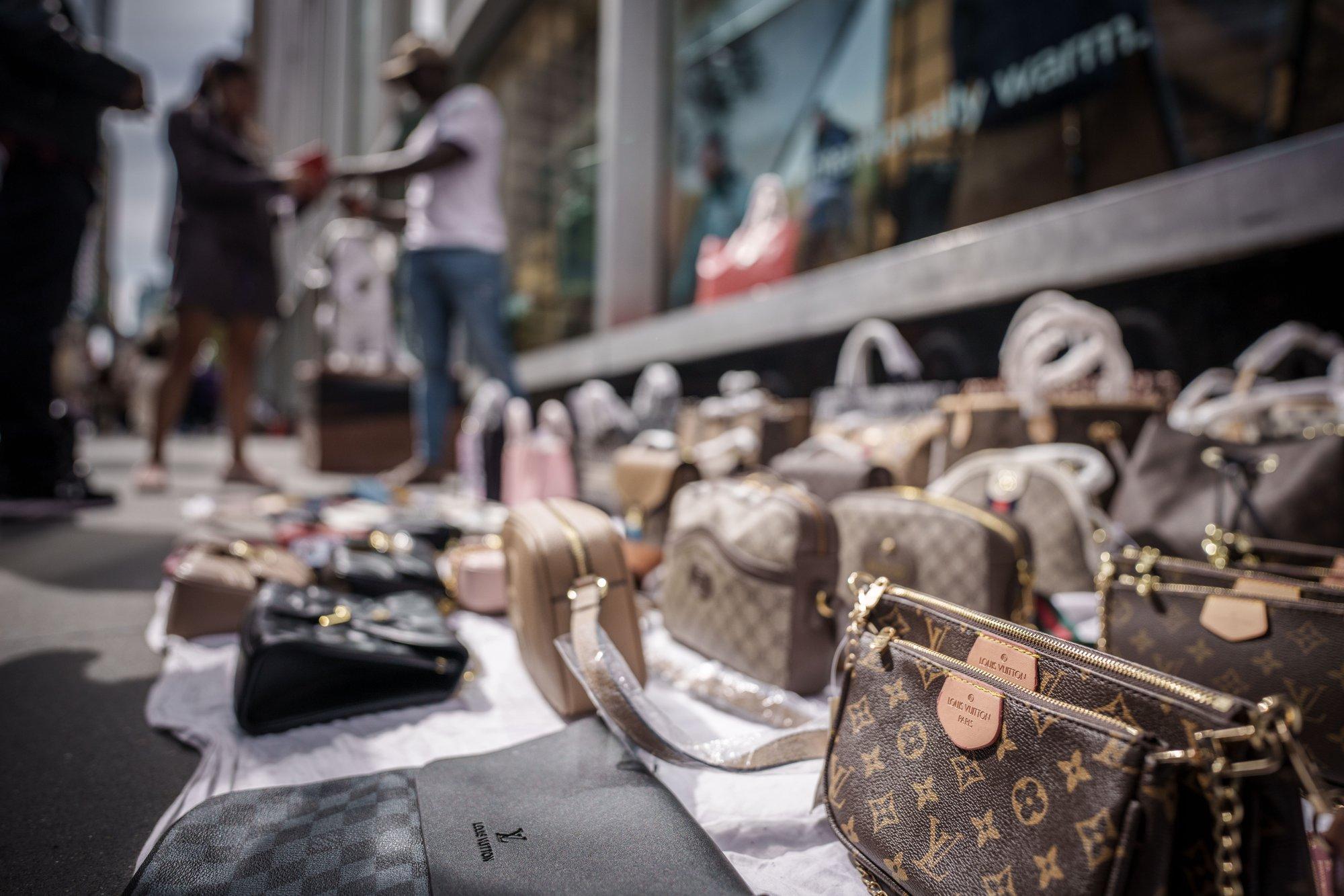 Luksus TikTokis. Moebrändid maadlevad Hiina võltskaubaga