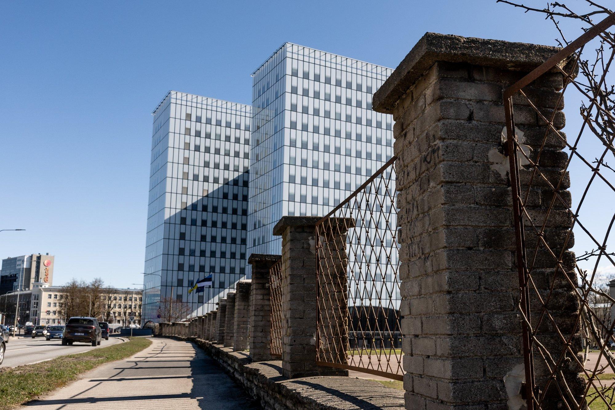 JUHTKIRI | Ametnike heaolu tõstmine pole see, mida Eesti praegu vajab