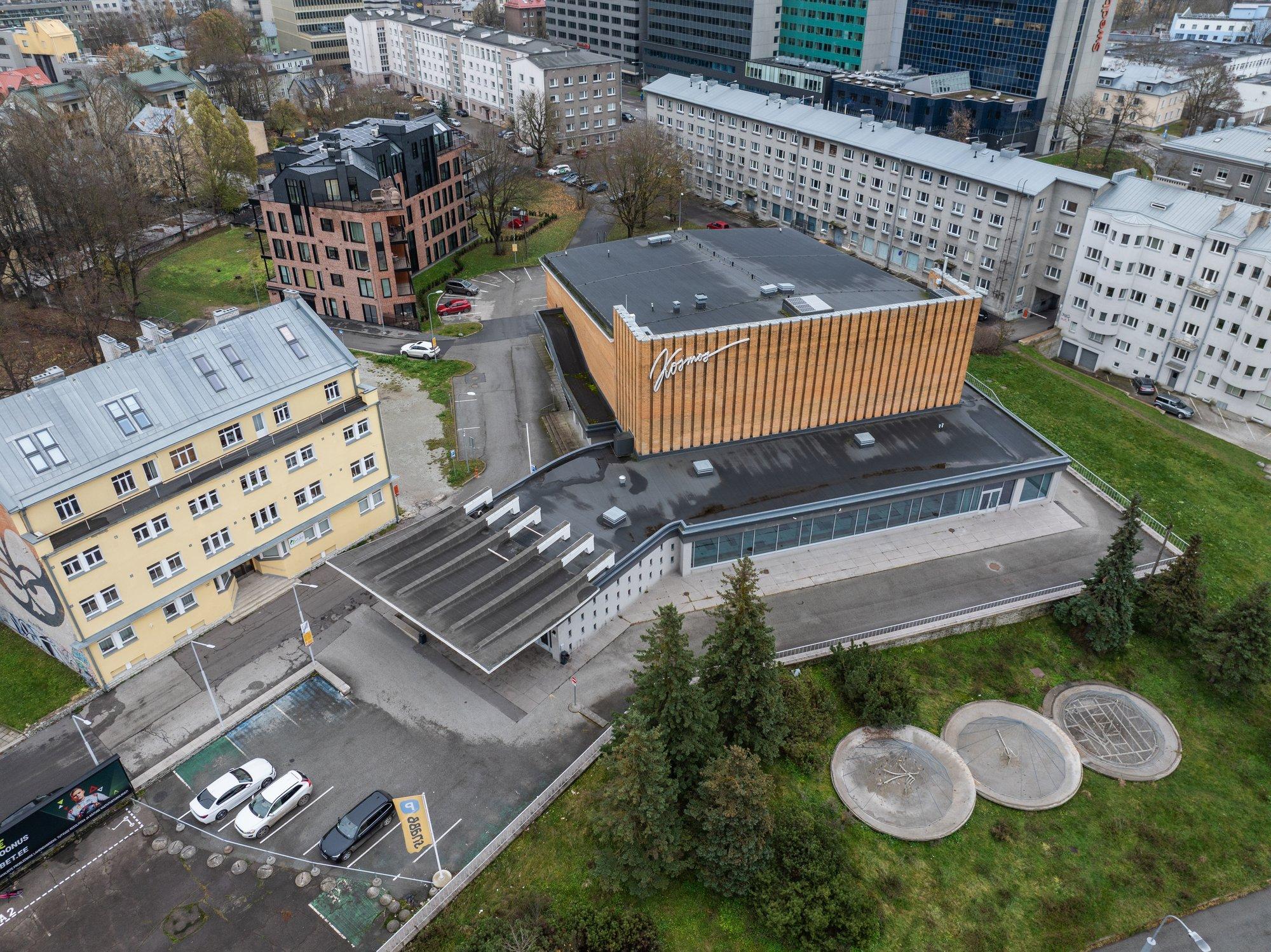 Ei pidanud kuudki vastu. Ebaselge tegevuse ja äriplaaniga silma paistnud kultuurikeskus Kosmos sulgeb uksed