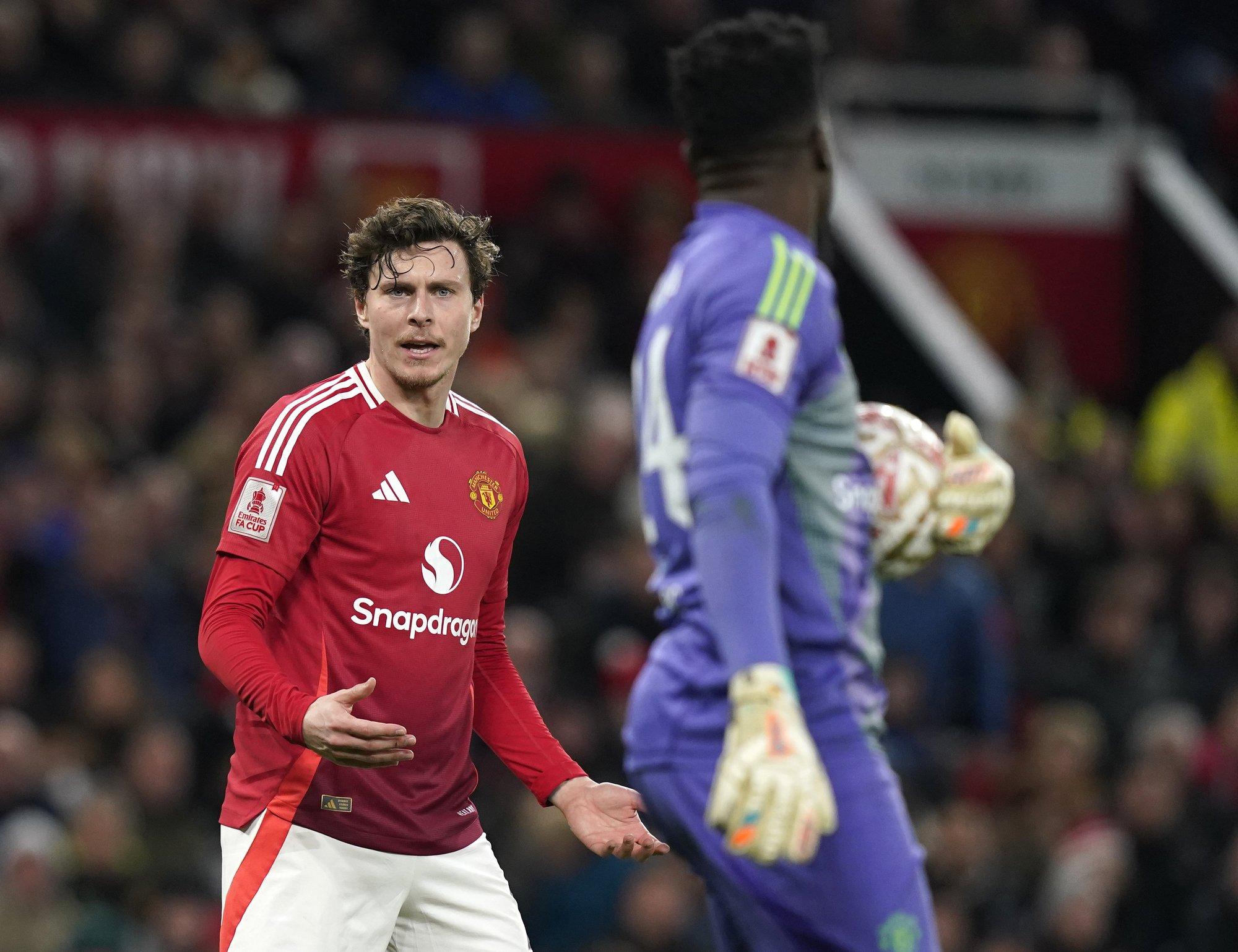 Manchester Unitedi jalgpallur pidi ränga õnnetuse tõttu keset mängu Old Traffordilt lahkuma