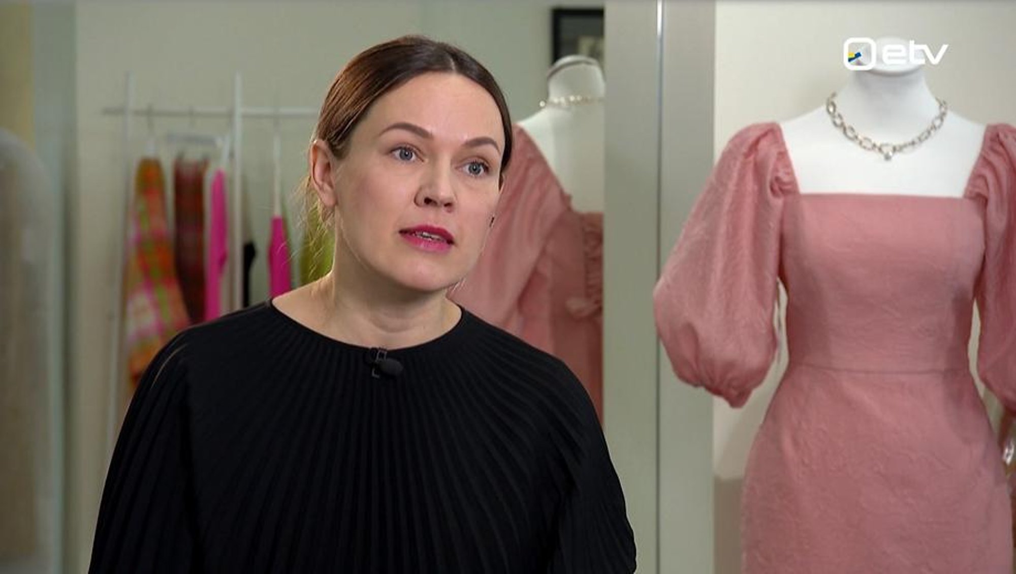 Lapseootel moelooja Lilli Jahilo elas üle raske aja: hinnatud disainer käis kasvaja tõttu mitu korda noa all