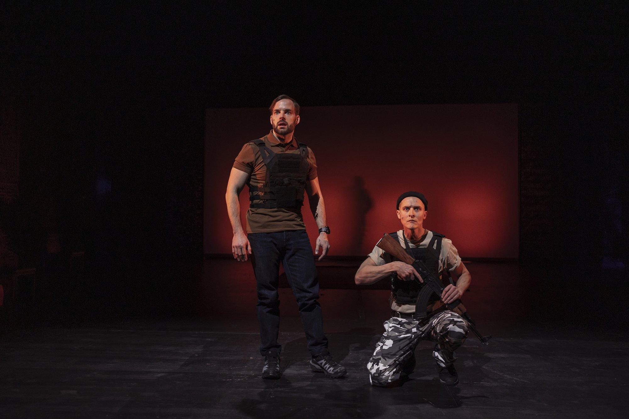 Eesti jalgratturite pangtvangikriisist tehtud lavatükk on kui põnevusfilm