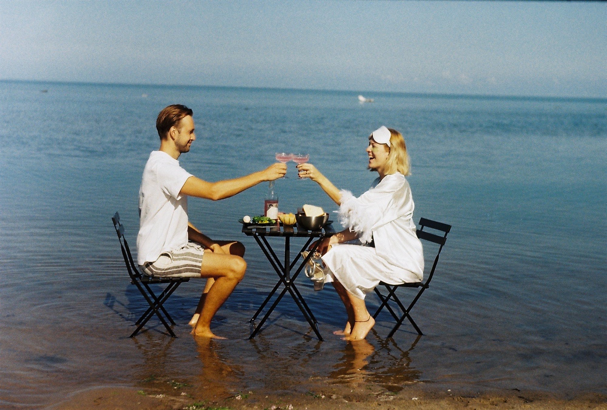 100 Eesti armastuslugu! „Neid vahetunde, kui koolitrepil teineteisest möödusime, oli omajagu, aga kummalgi ei olnud julgust sõnadeks“