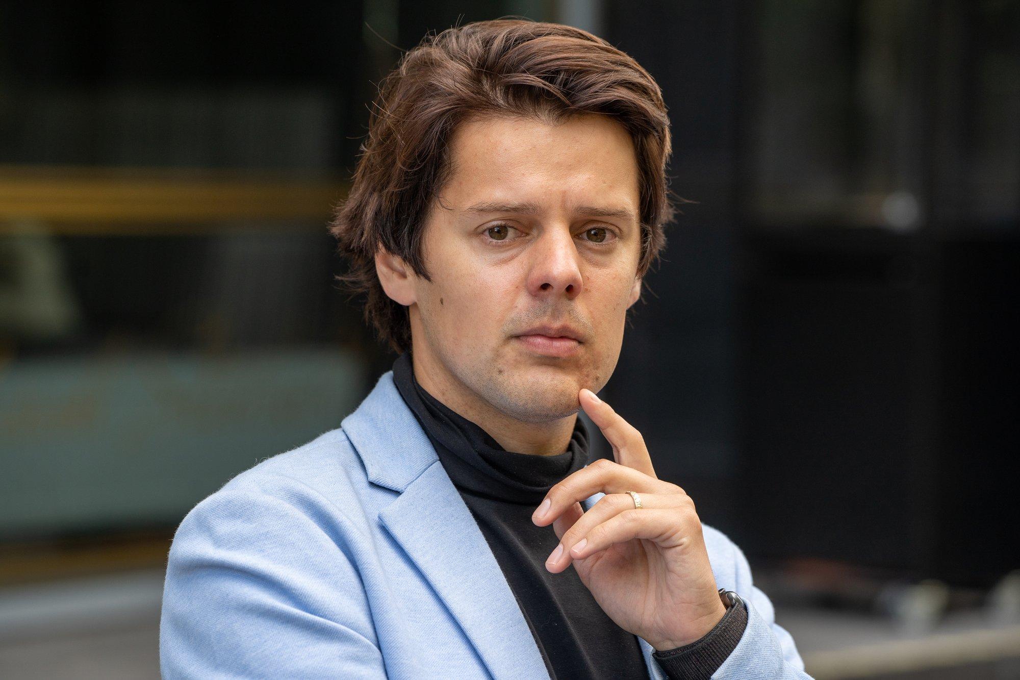 Etenduse ajal õnnetult kukkunud Priit Strandberg: mul läks pilt kohe taskusse, ma ei mäleta suurt midagi