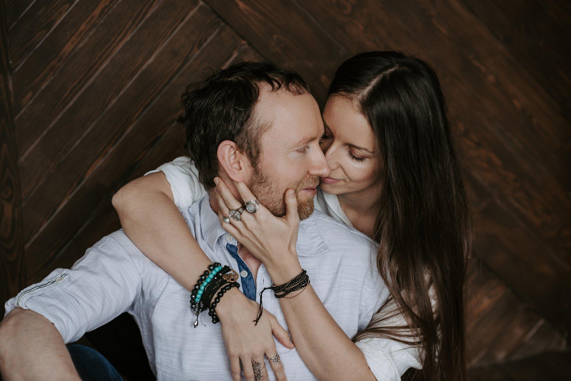 100 Eesti armastuslugu! „Mihkel ütleb, et ta armus kohe, kui mind autost väljumas nägi. Mul läks selleks aega“