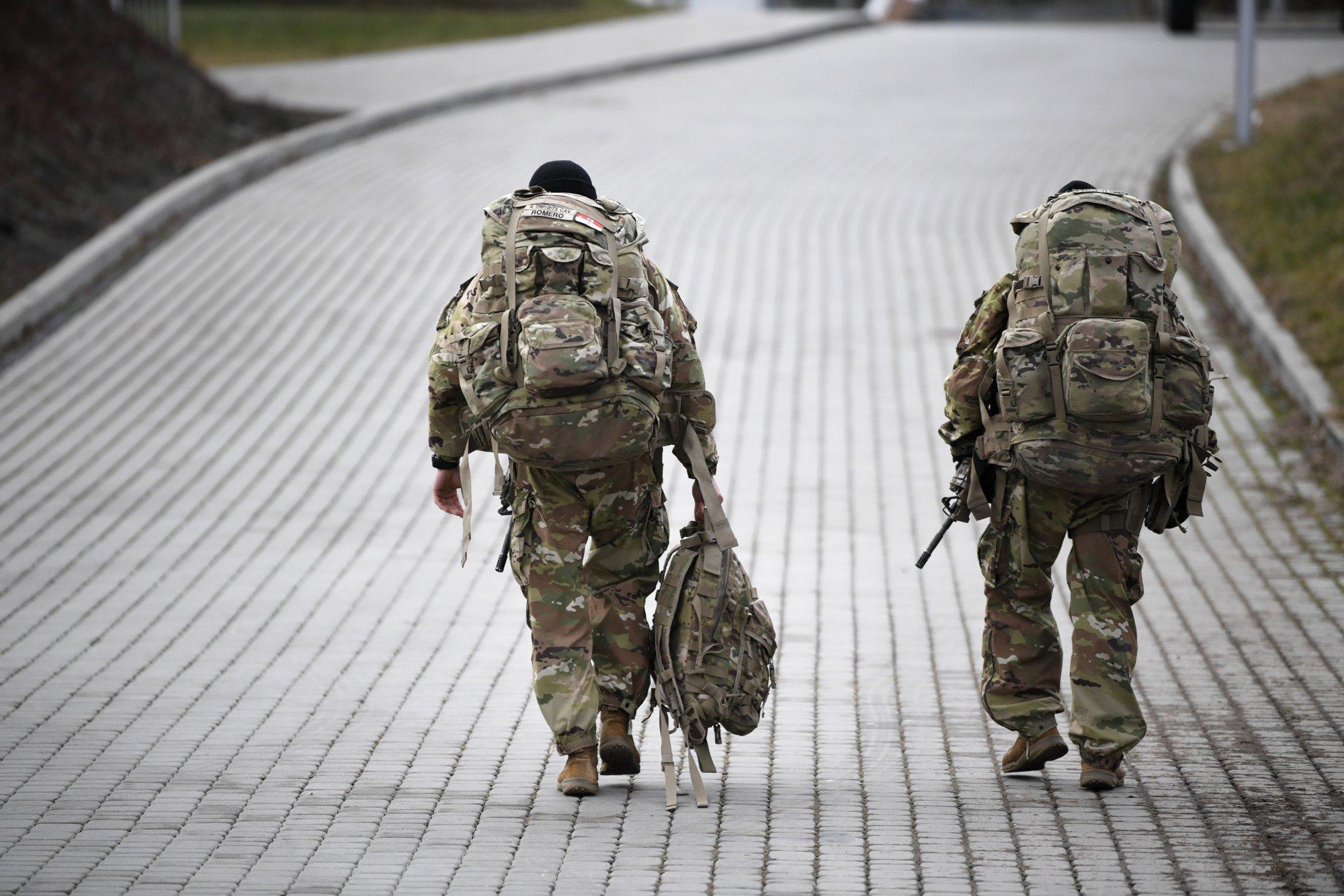 Kas USA kaupadega koos hakkavad lahkuma ka USA sõdurid? Ookeani tagant tuleb ärevaid signaale