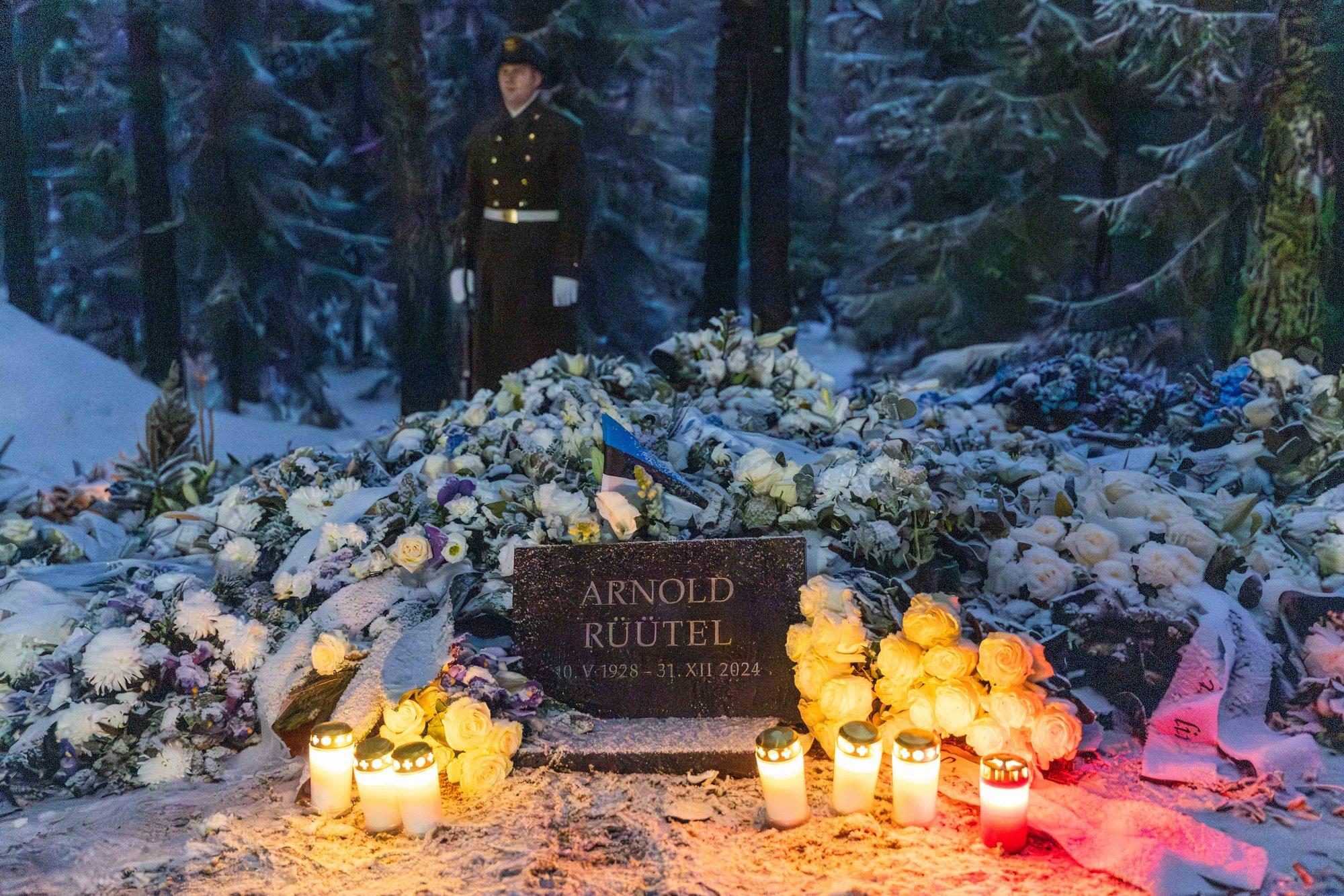 Arnold Rüütli matused läksid riigile maksma ligi 180 000 eurot. Arved esitasid ka ERR ja PPA