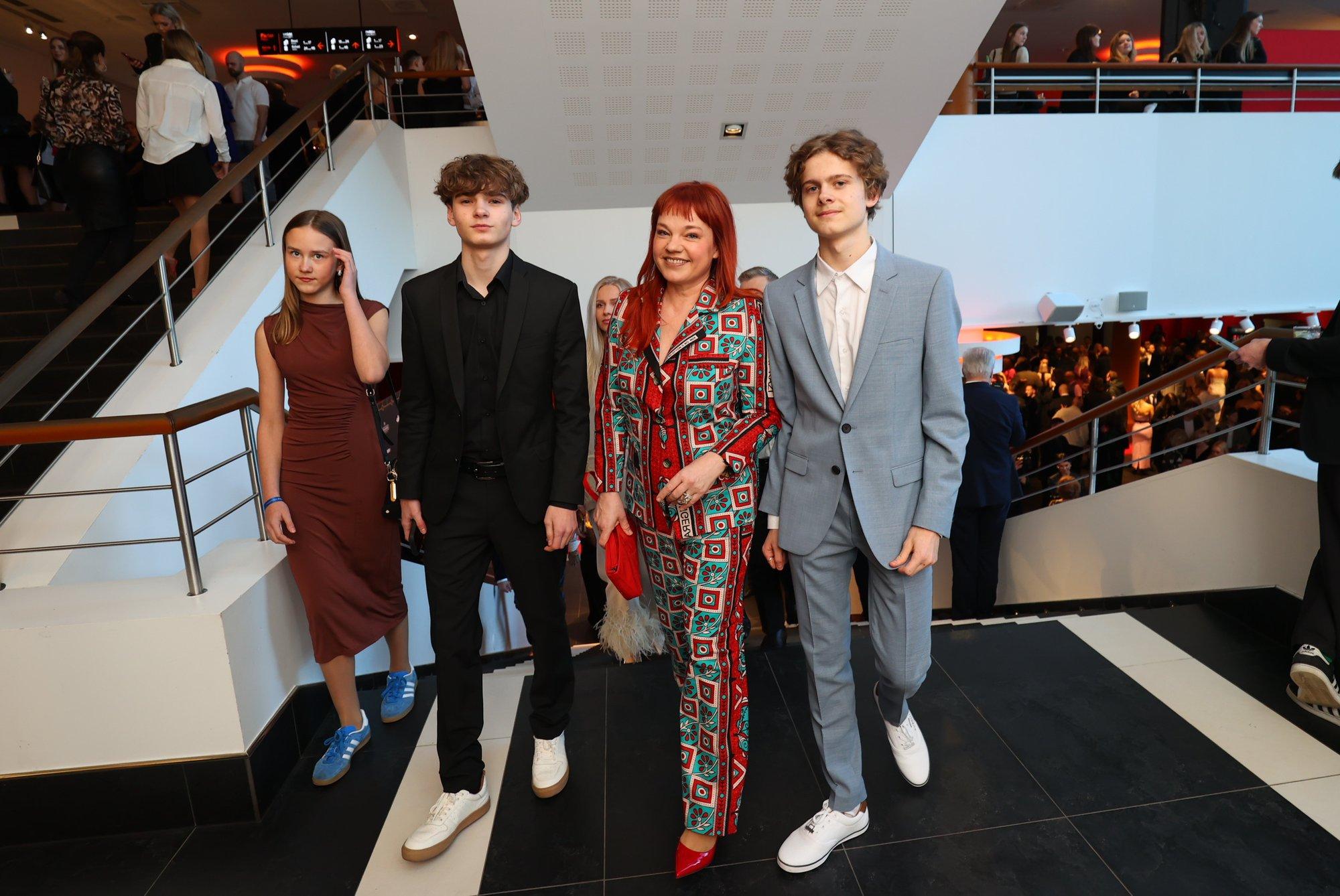 FOTOD | Tuuli Roosma tuli EFTA galale kaksikutega, Arbo Tammiksaar võttis pruudi kaasa