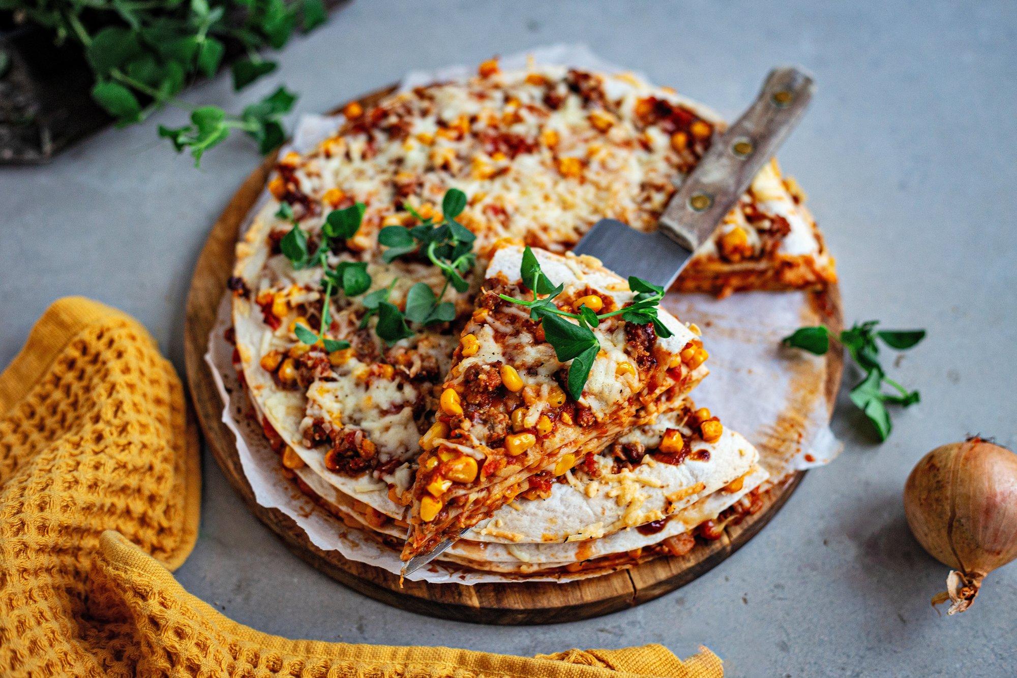 Kiiresti valmis, ruttu söönuks! Tortiljadest hakklihapirukas ohtra juustuga täidab kõhud 1-2-3