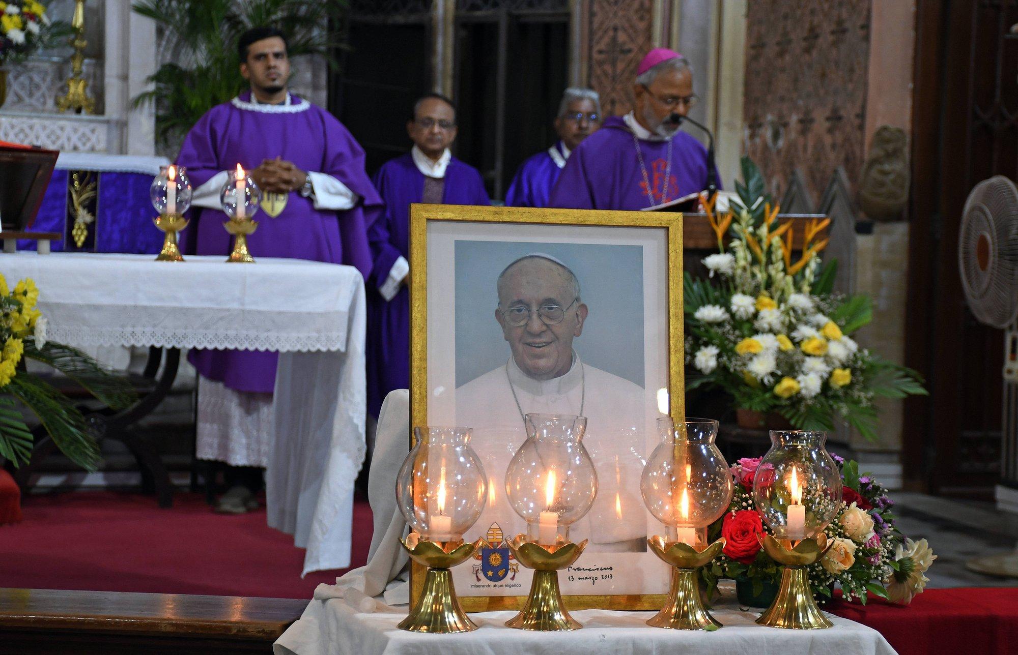 Paavst Franciscus suri insuldi tagajärjel