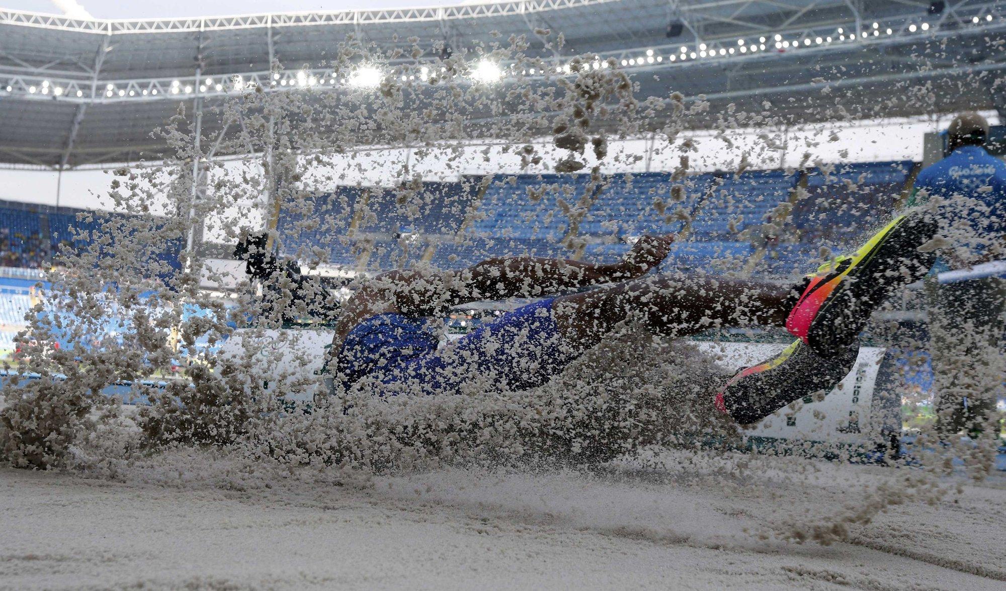 Šokeeriv õnnetus: hoojooksul kukkunud USA kergejõustiklane jäi halvatuks