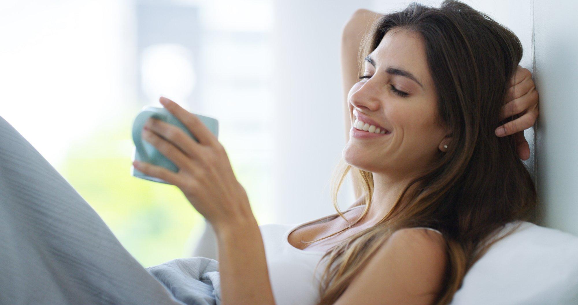 Uus trend: kohvi asemel juuakse hommikuseks ergutuseks dopamiinijooke. Mis need on ja kas neist päriselt ka kasu saab?