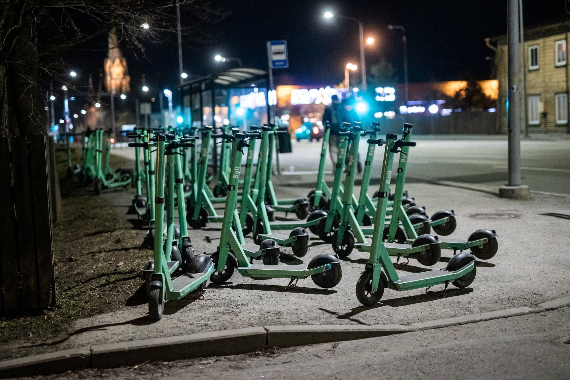 Tõuksihunnikud tänavatel tekitavad kaasliiklejates pahameelt. Kes mida ette peaks võtma?