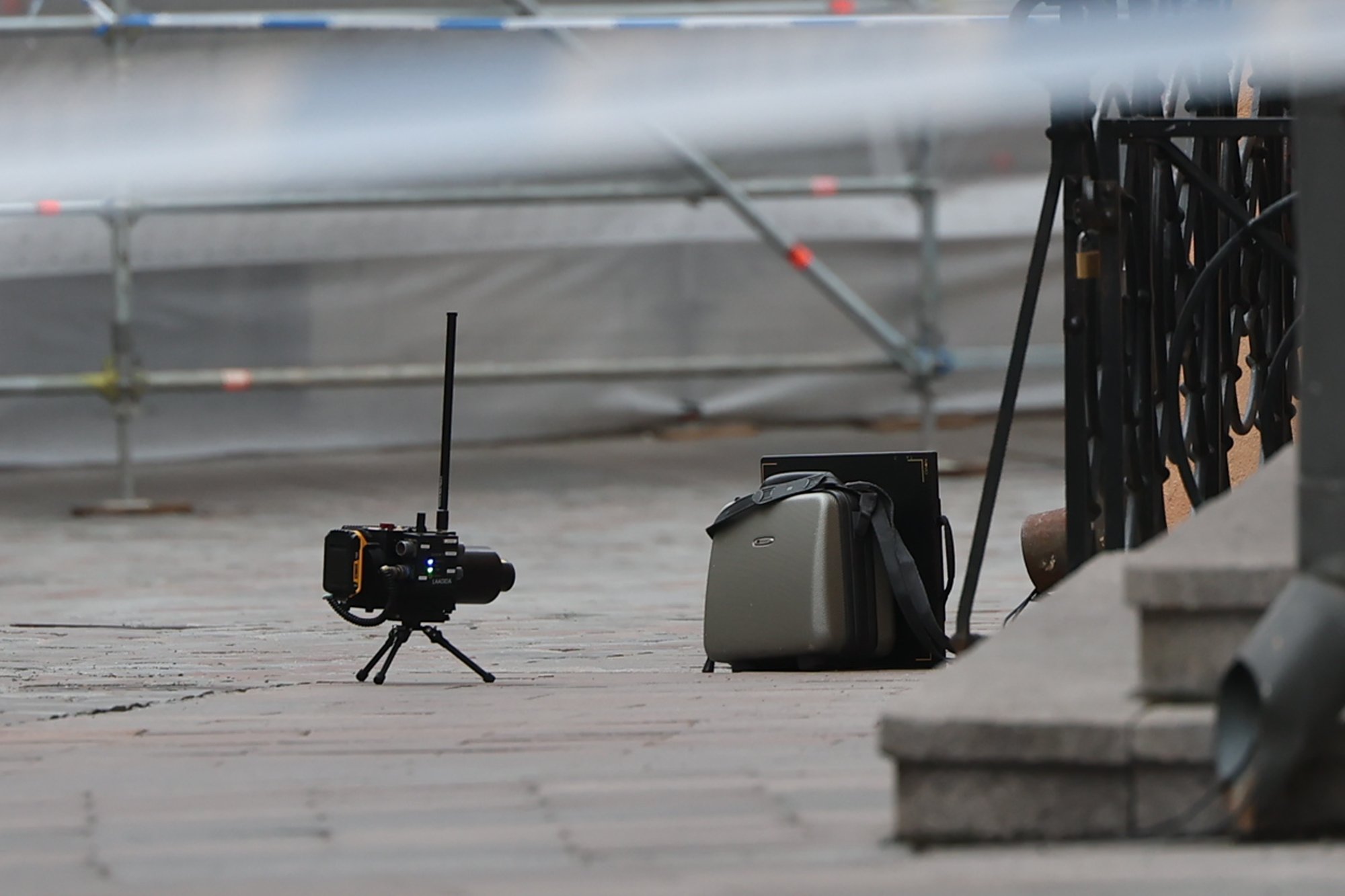 FOTOD | Demineerijad kontrollisid Tallinna vanalinnas kahtlast kohvrit