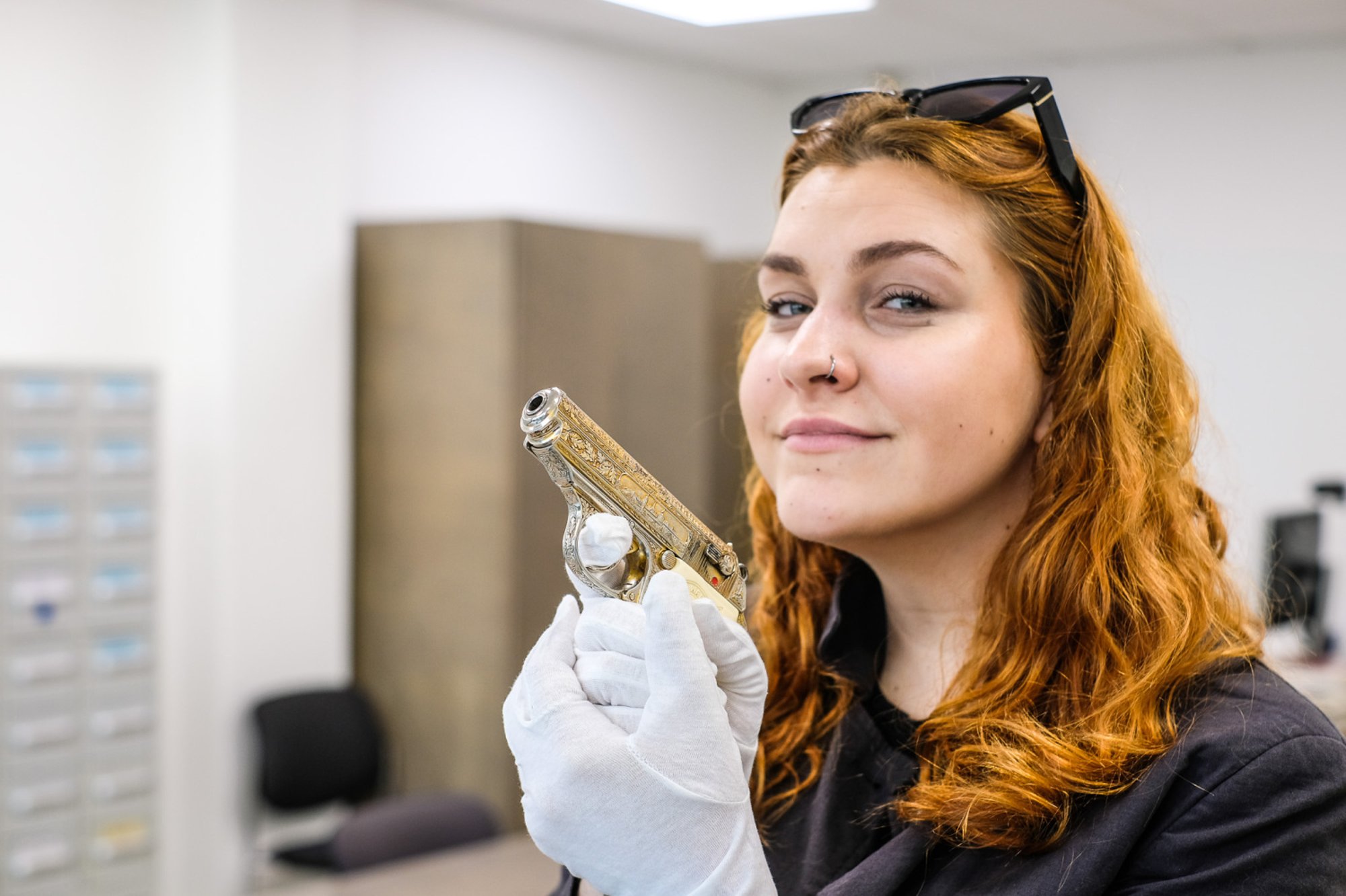 Presidendi püstoli mõistatus. Ulmanise kullatud relva lugu on Läti ajaloomuuseumi üks kummalisemaid