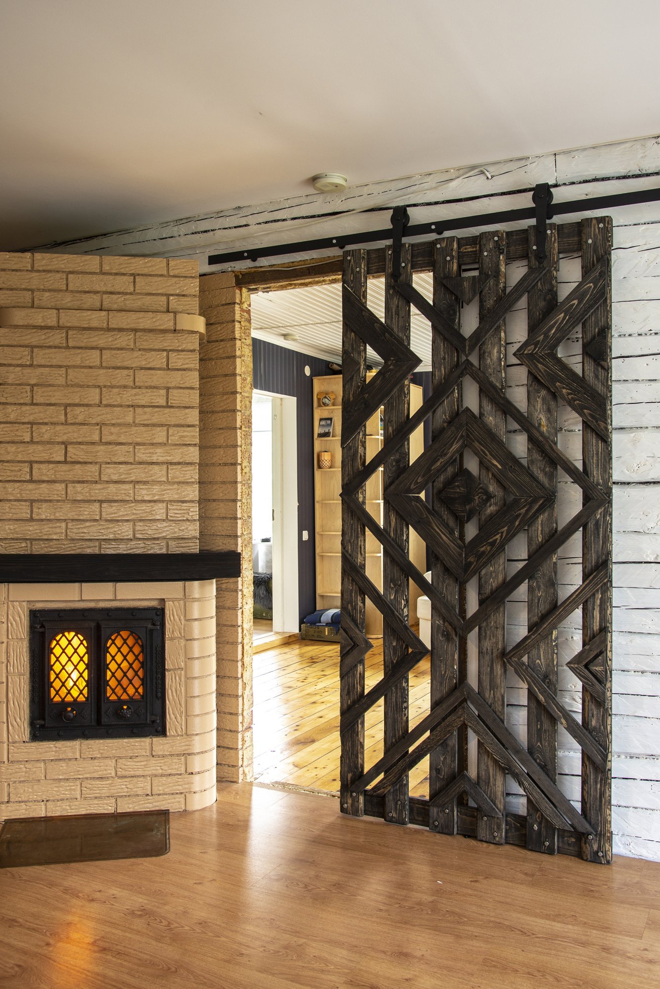 TEE ISE | Originaalse kujundusega lükanduks on nii disainielement kui ruumieraldaja