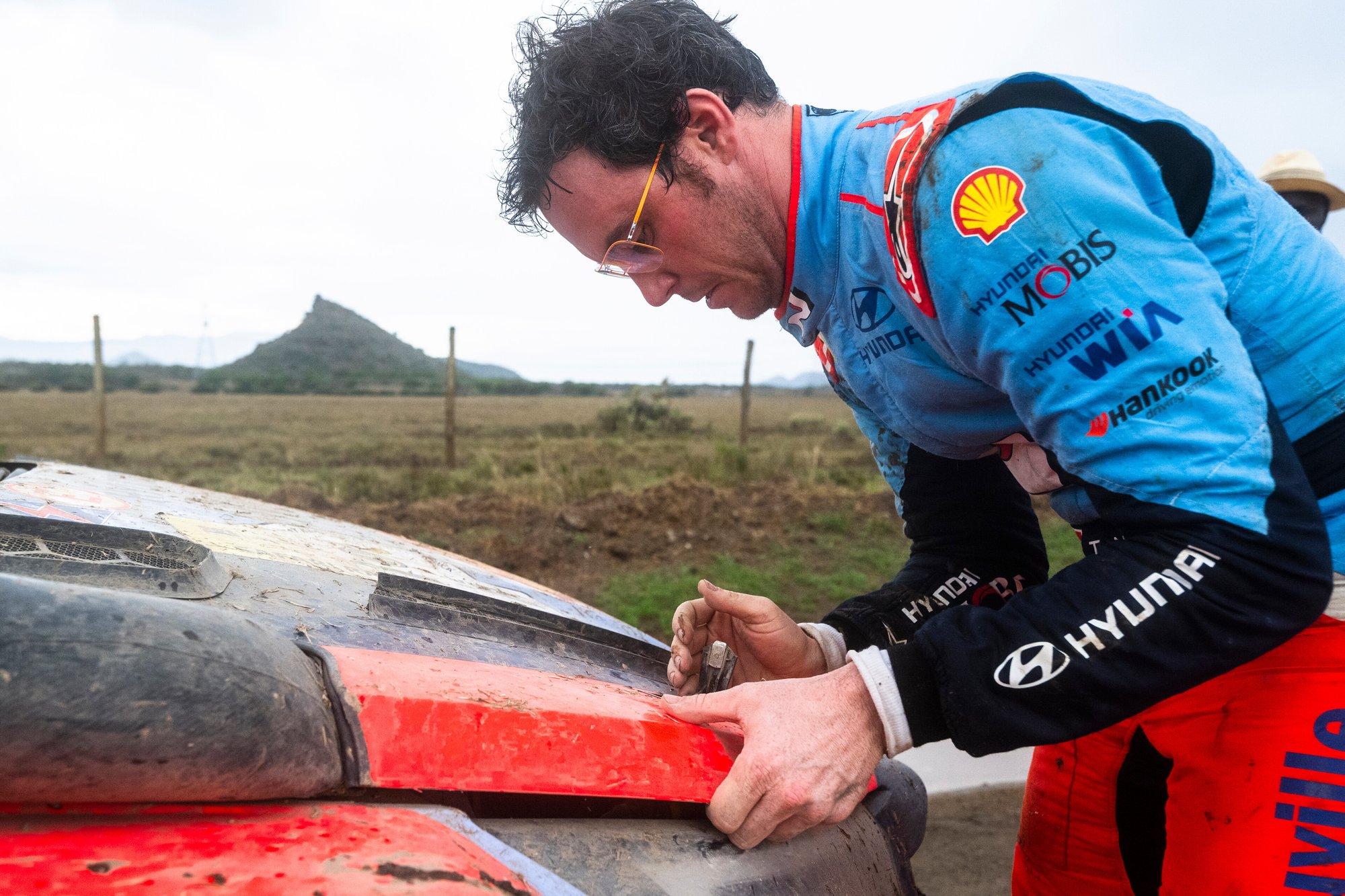 „See on tõesti masendav!“ Neuville kirus Hyundai ralliautot